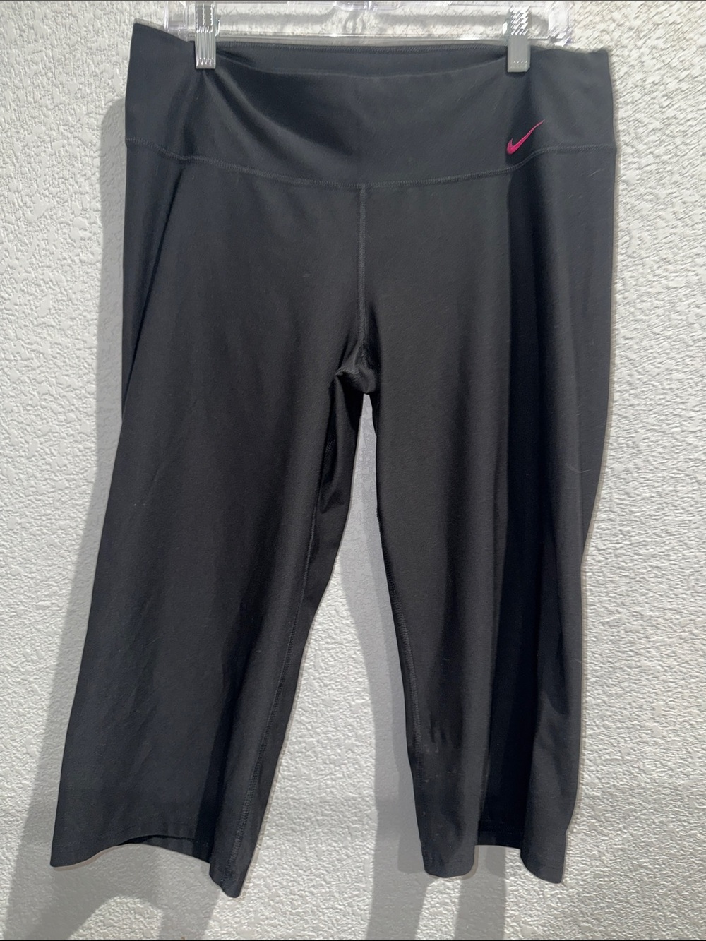 Nike Women's Black Dri-FIT Ankle & Cropped Performance Pants